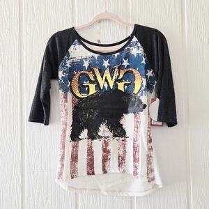 Girls With Guns Grizzly Bear Patriotic American Flag Cropped Tee Small NWT